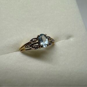 10k Yellow Gold Oval Light Blue Topaz Ring with Accent Diamonds Size 6